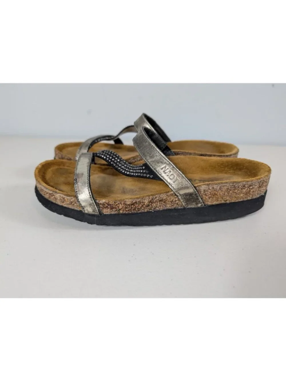 Naot Hawaii slide sandals metallic leather strap women's size 6.5